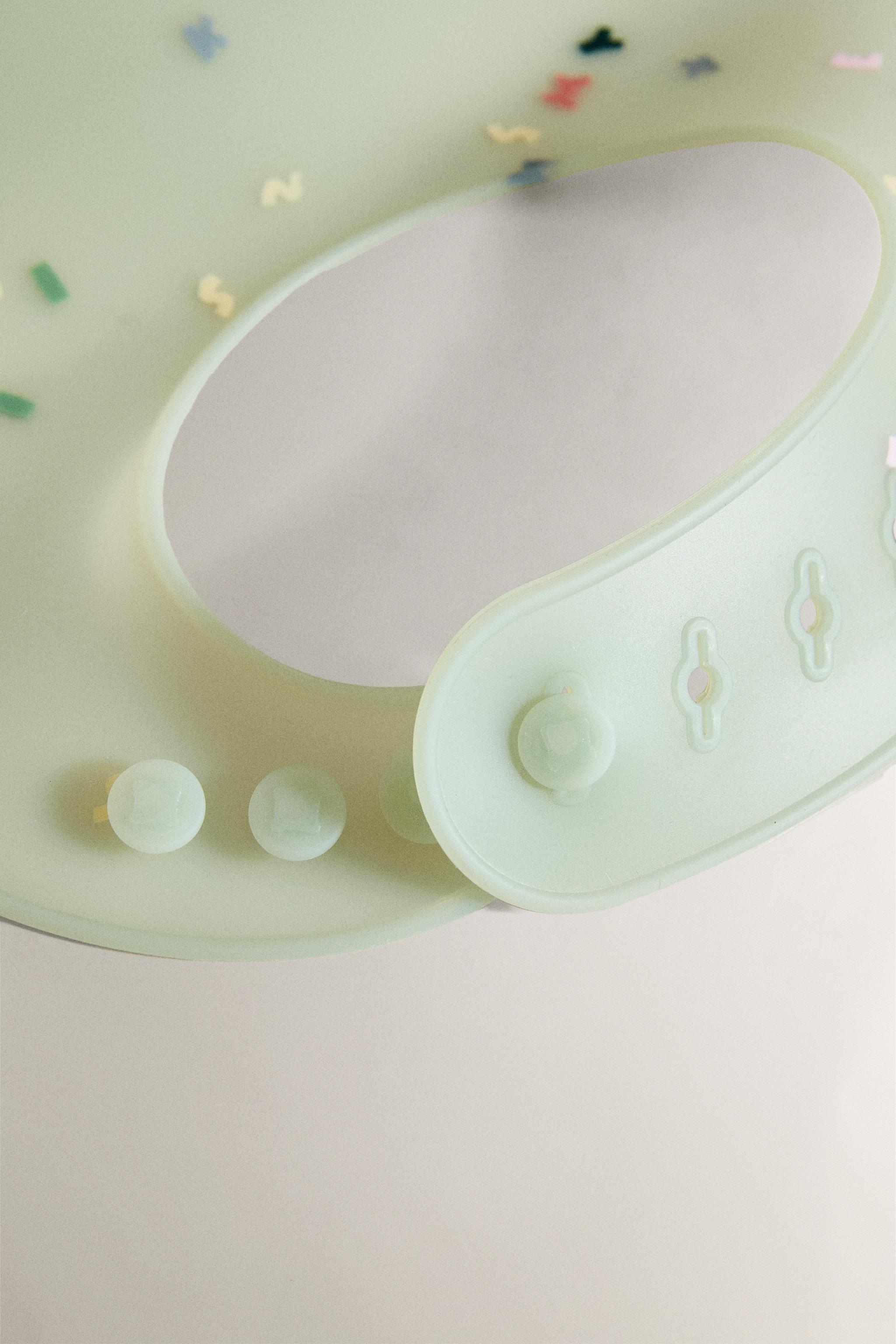 MICKEY & MINNIE ©DISNEY SILICONE BABY BIB